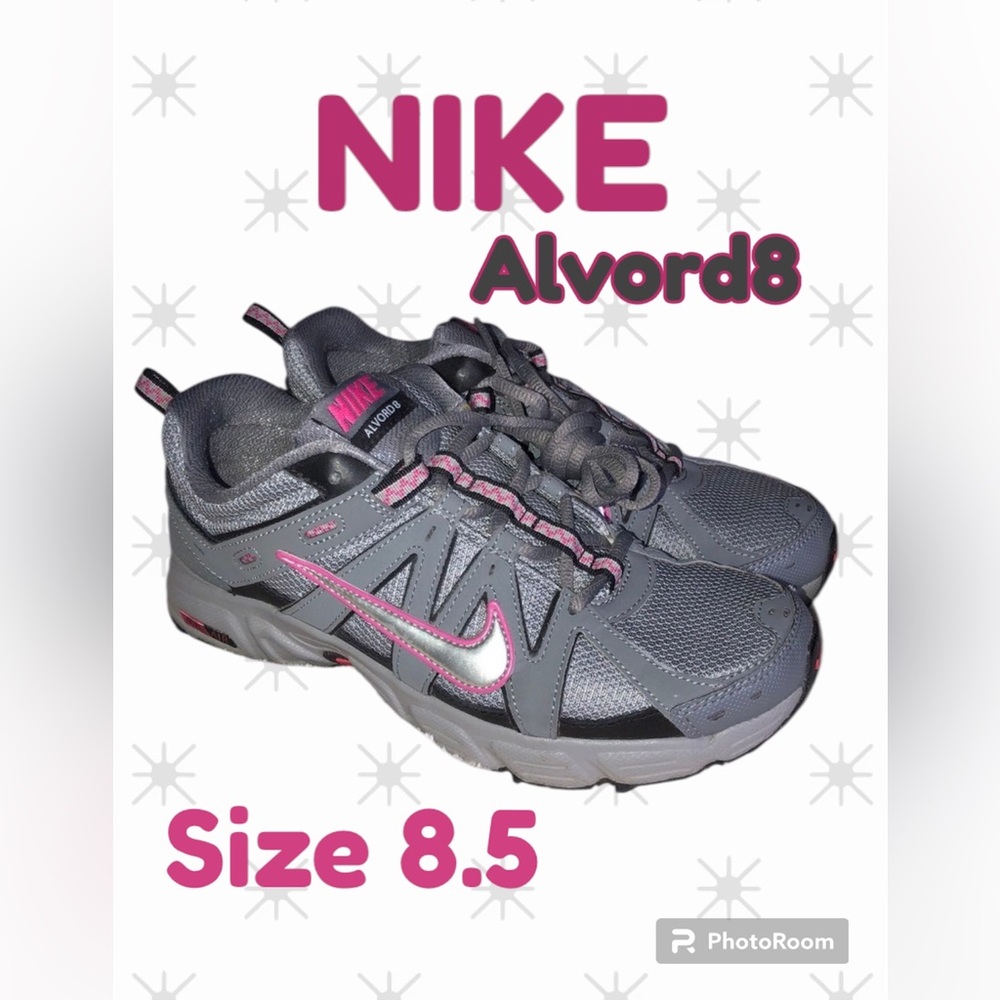 Excellent condition NIKE Alvord 8......size 8.5